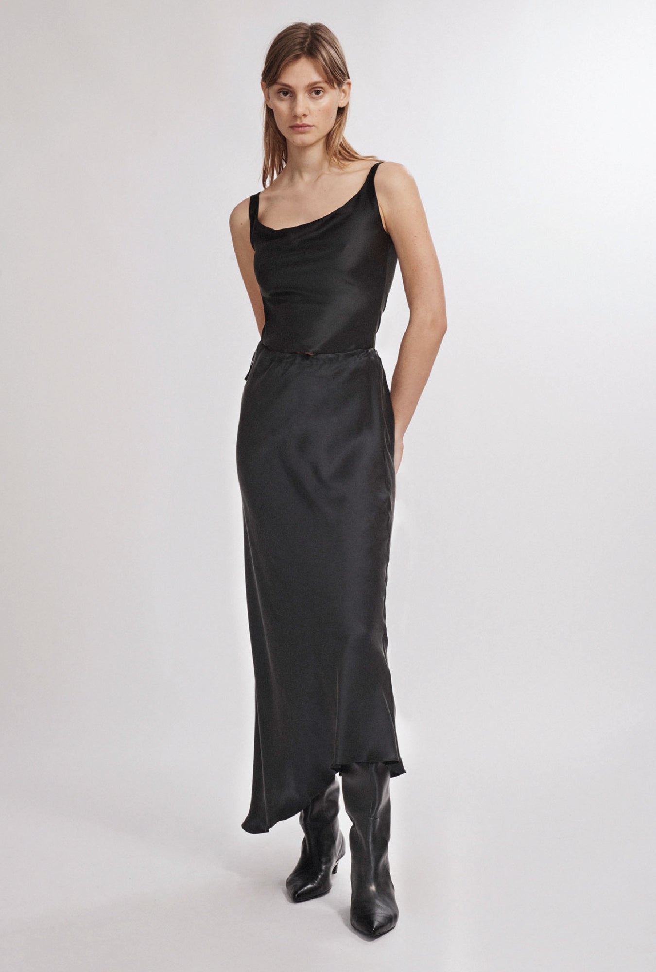 Jupe asymétrique noire