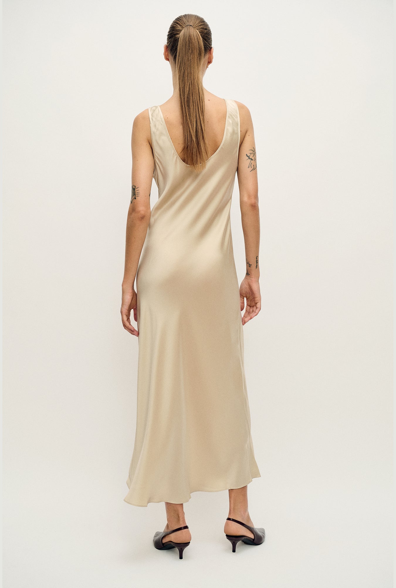 Robe Col Rond Noisette