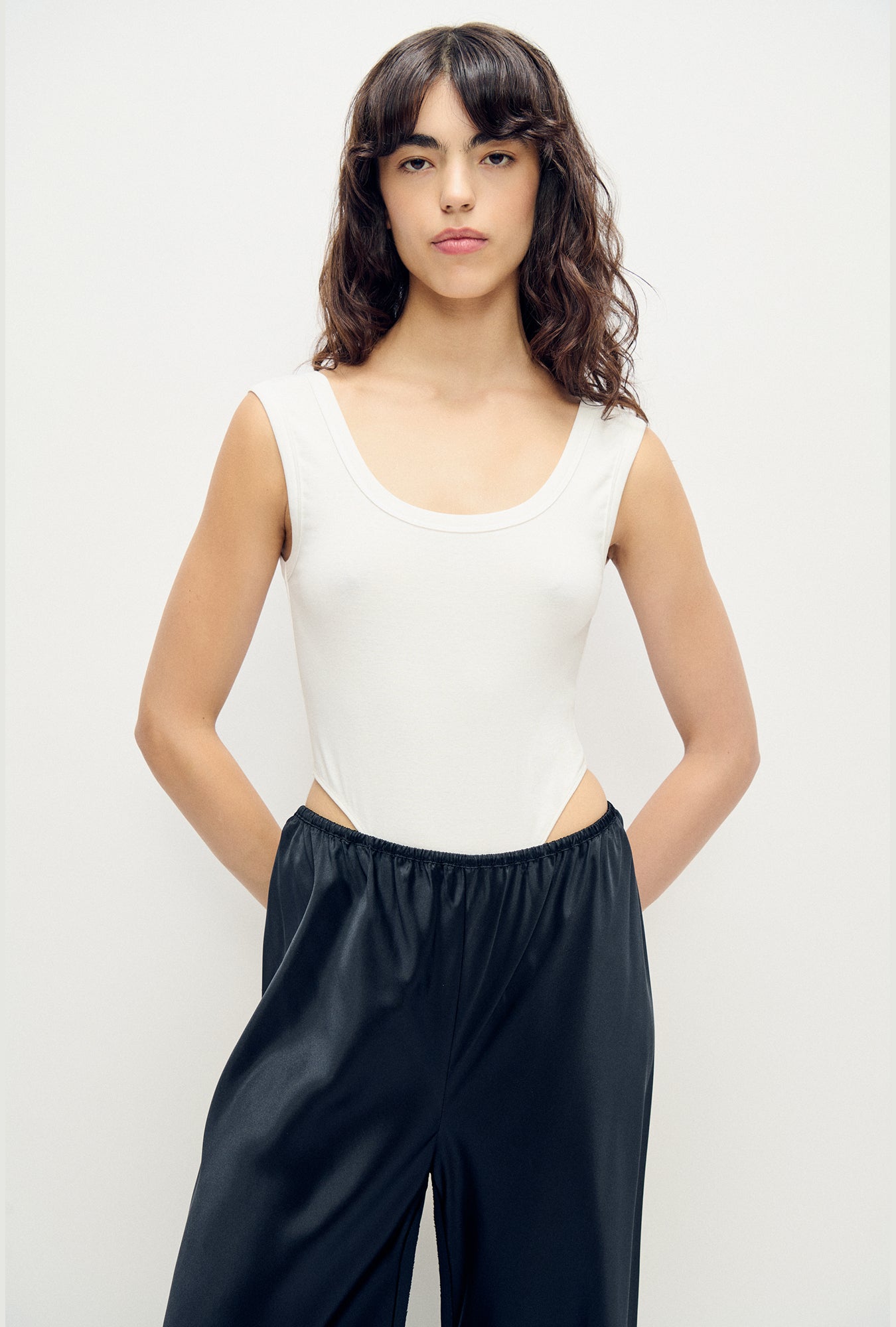 Body string ajouré blanc
