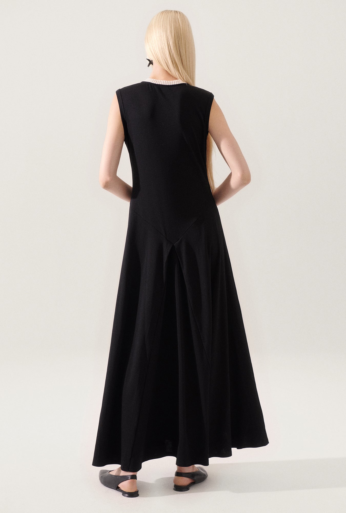 Robe Noire à Bordure en Crochet