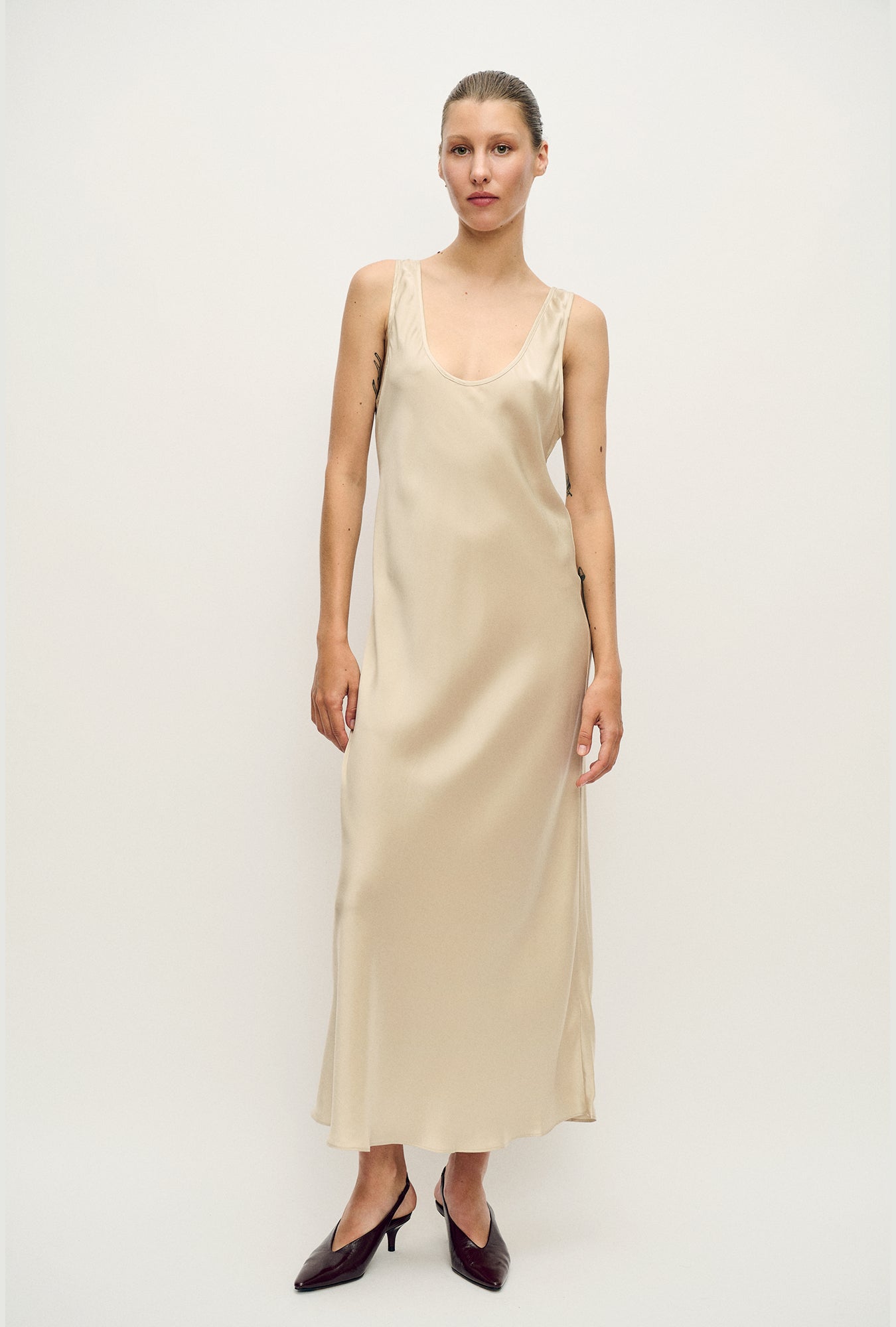 Robe Col Rond Noisette