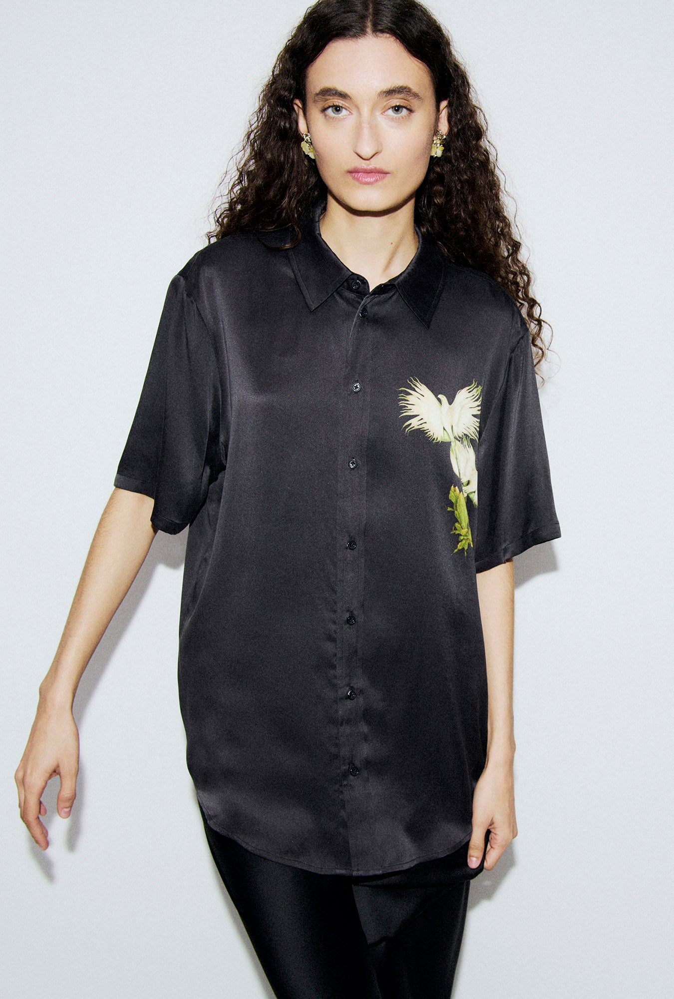 Chemise coupe décontractée à manches courtes coloris blanc cassé