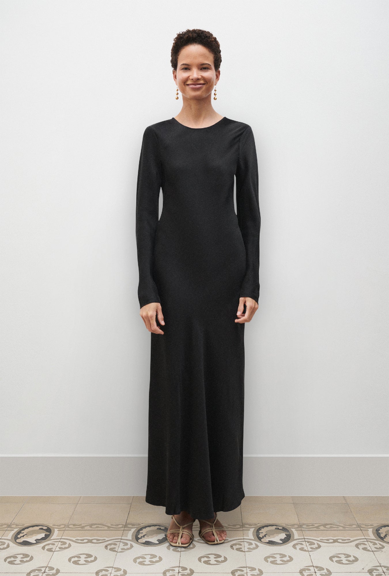Robe longue biais manches longues noire