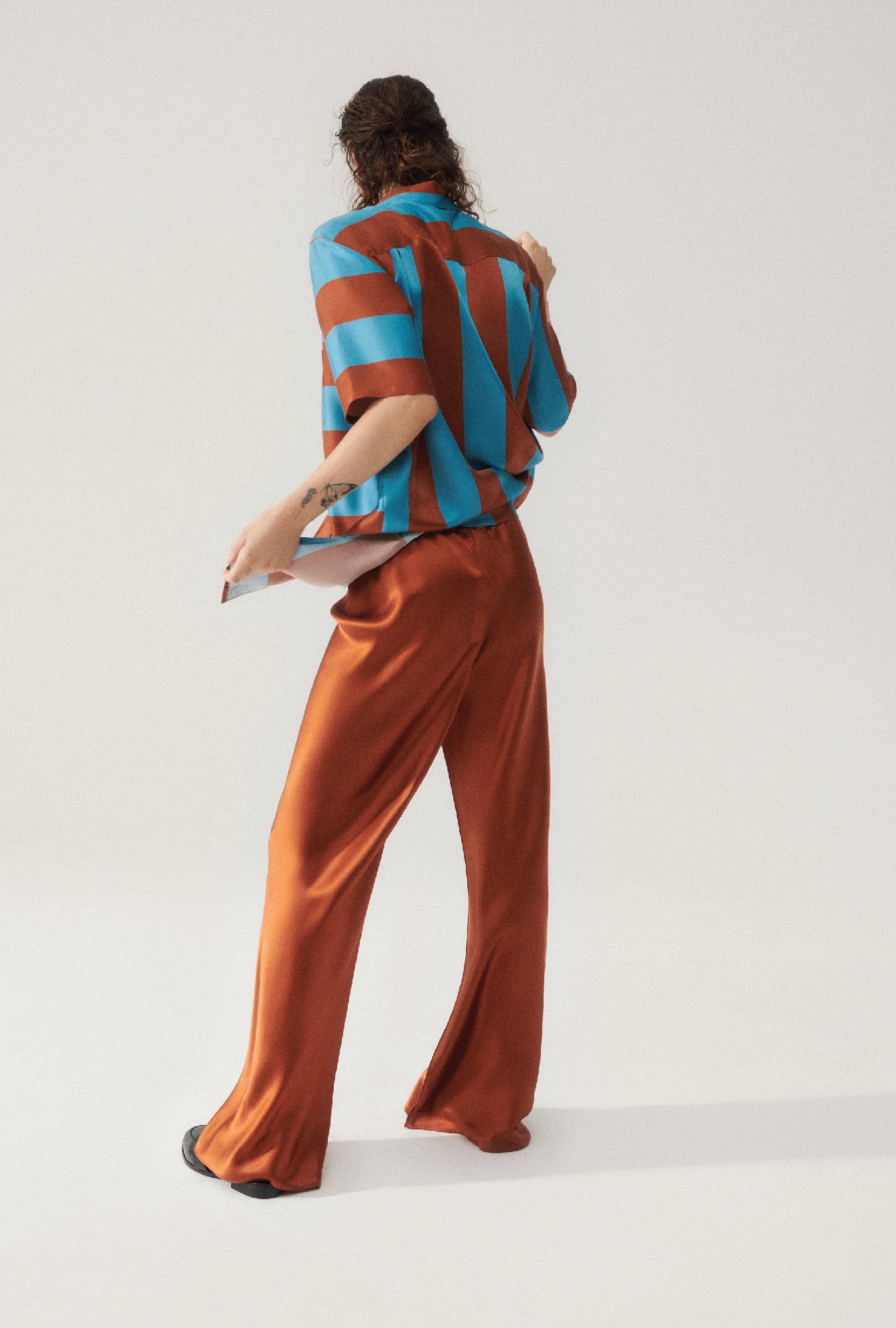 Pantalon coupe en biais couleur terre d'ombre