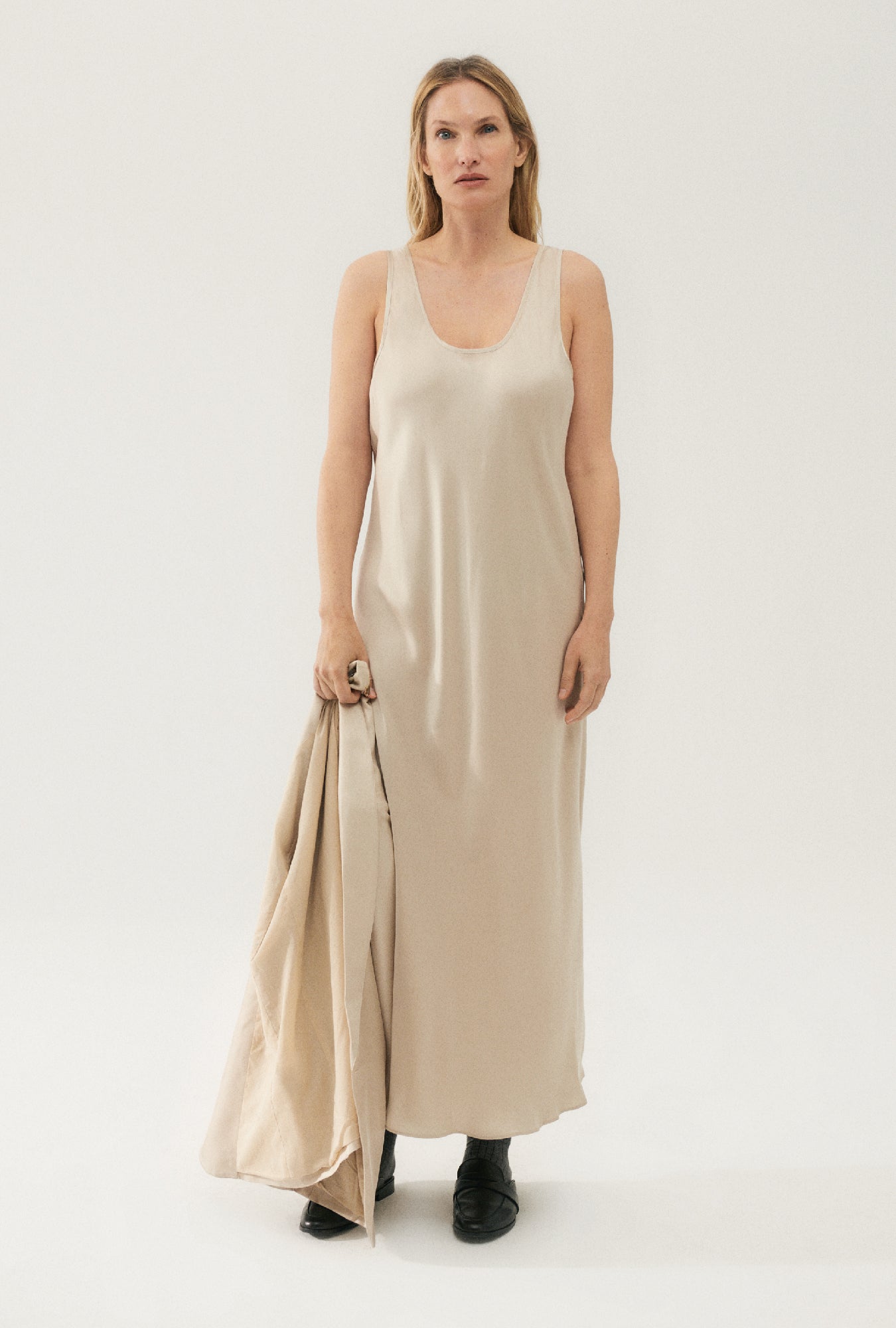 Scoop Neck Dress Hazelnut