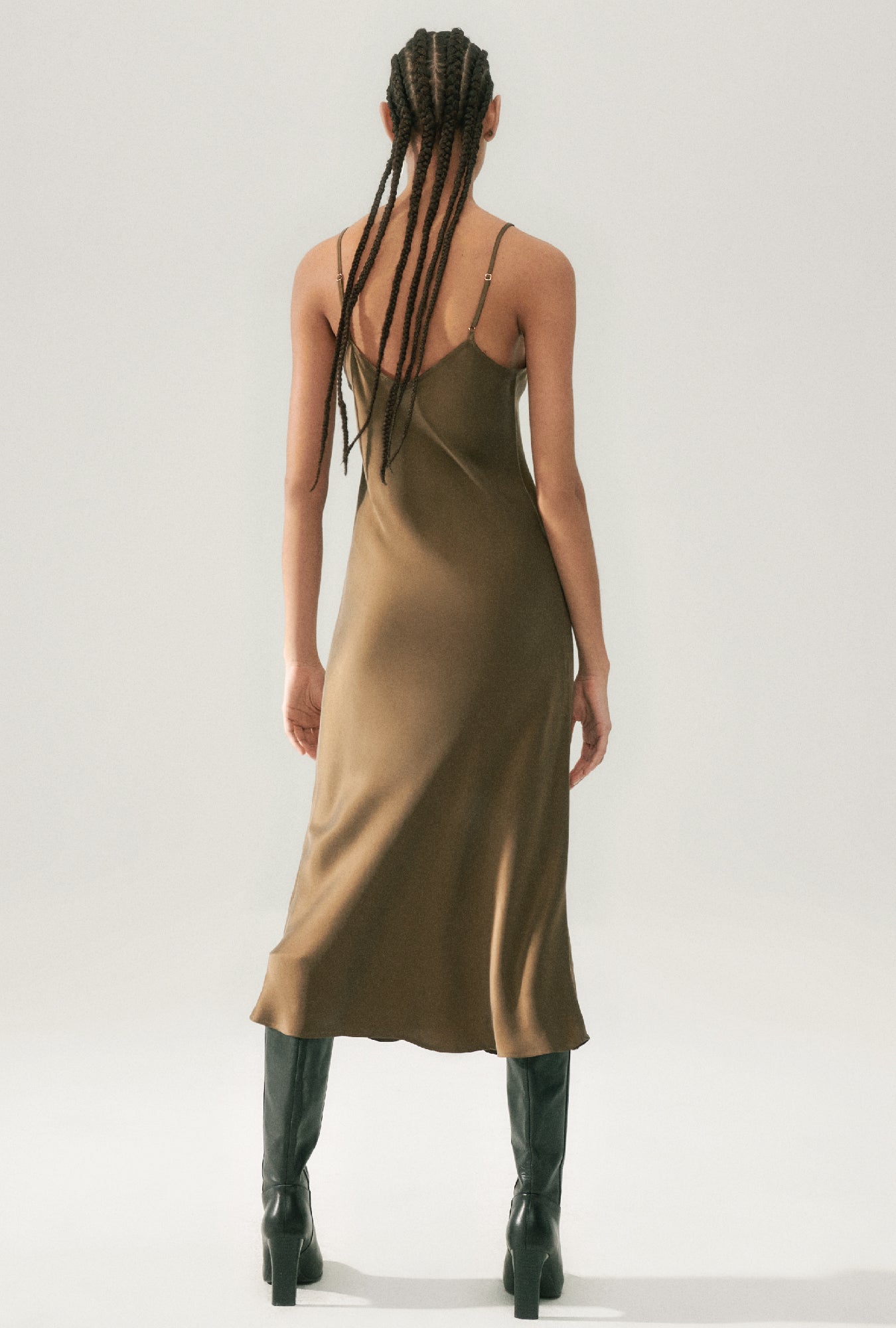 Robe nuisette années 90 "Terre sombre"