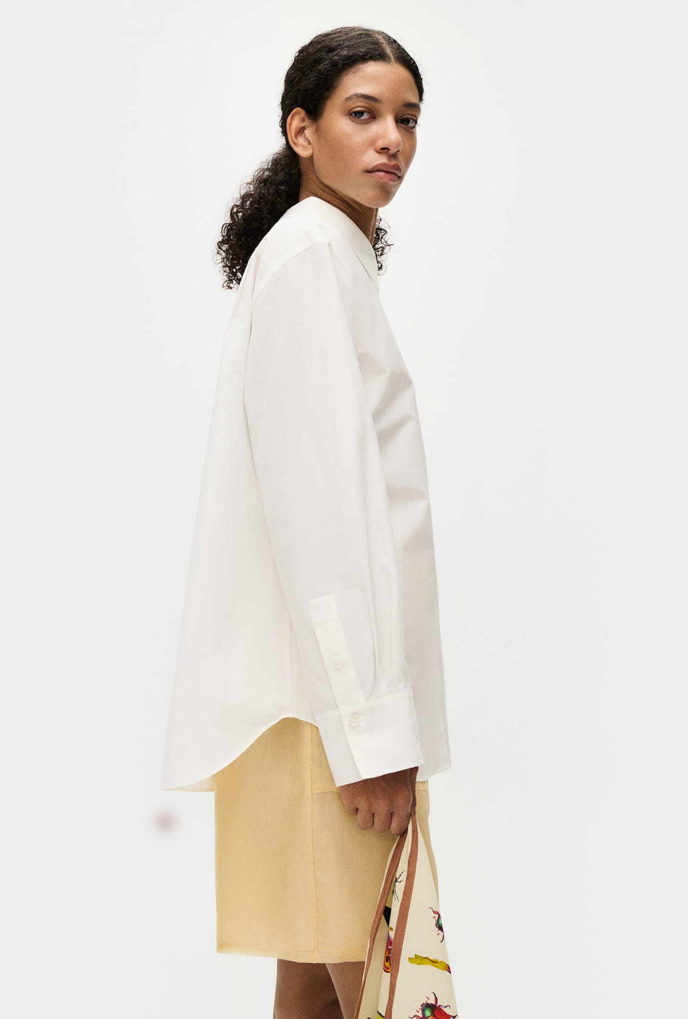 Chemise plissée à empiècement en coton et soie blanc