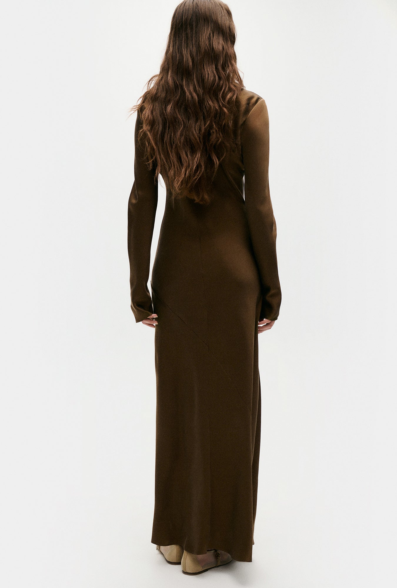 Robe biaisée à manches longues Terre Foncée