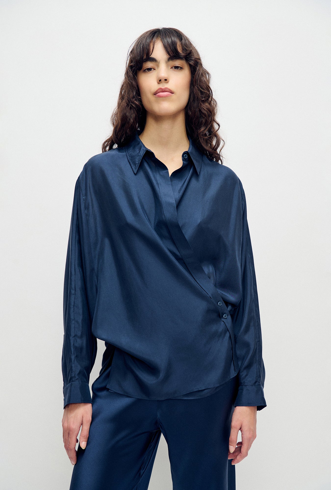Chemise croisée en habotai Midnight