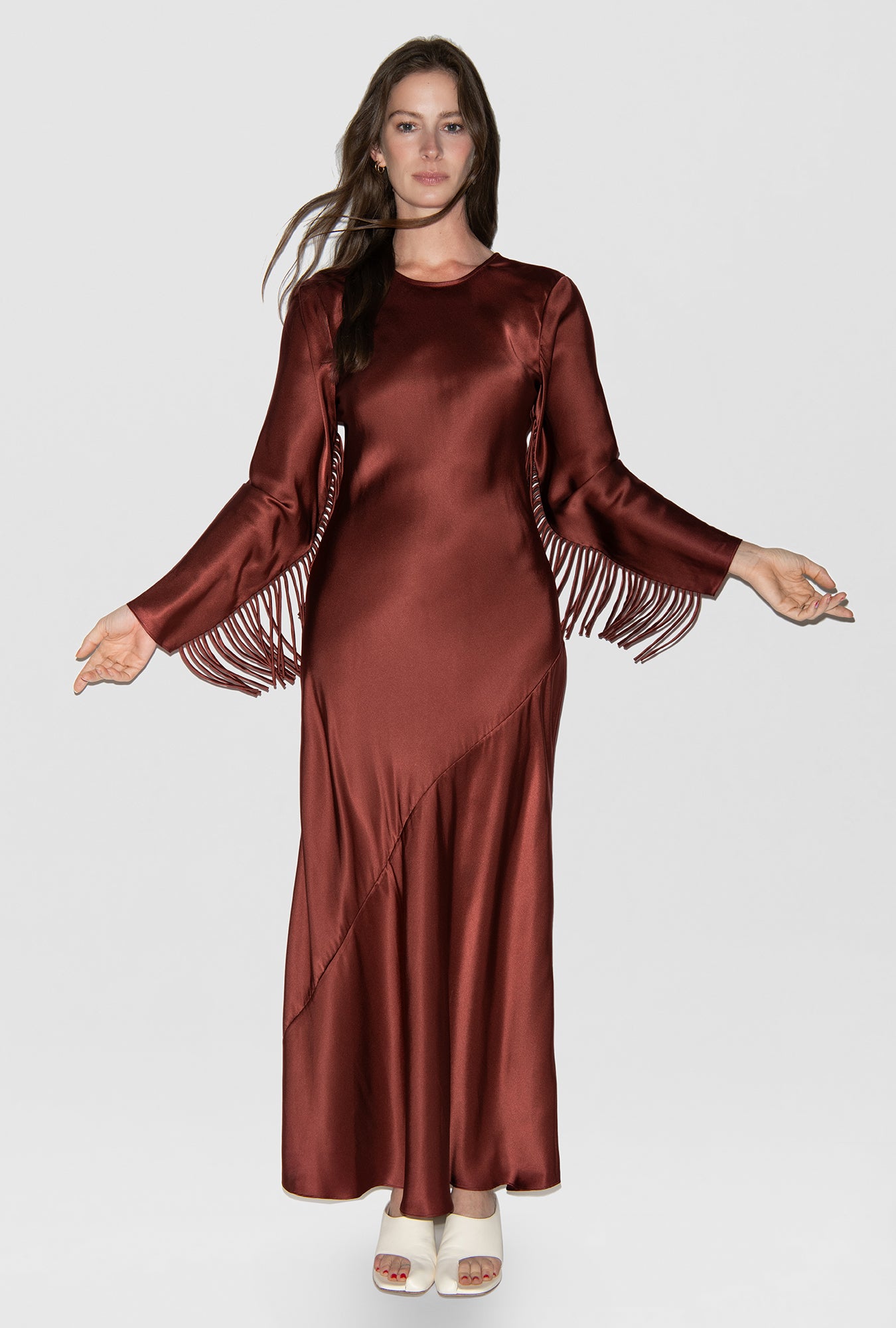 Robe biaisée à franges et manches longues Canyon