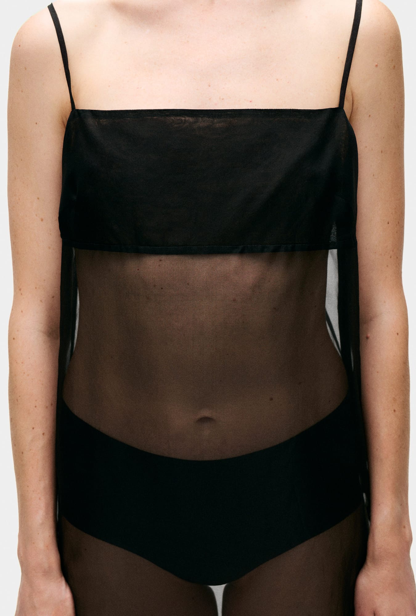 Robe trapèze en organza noir