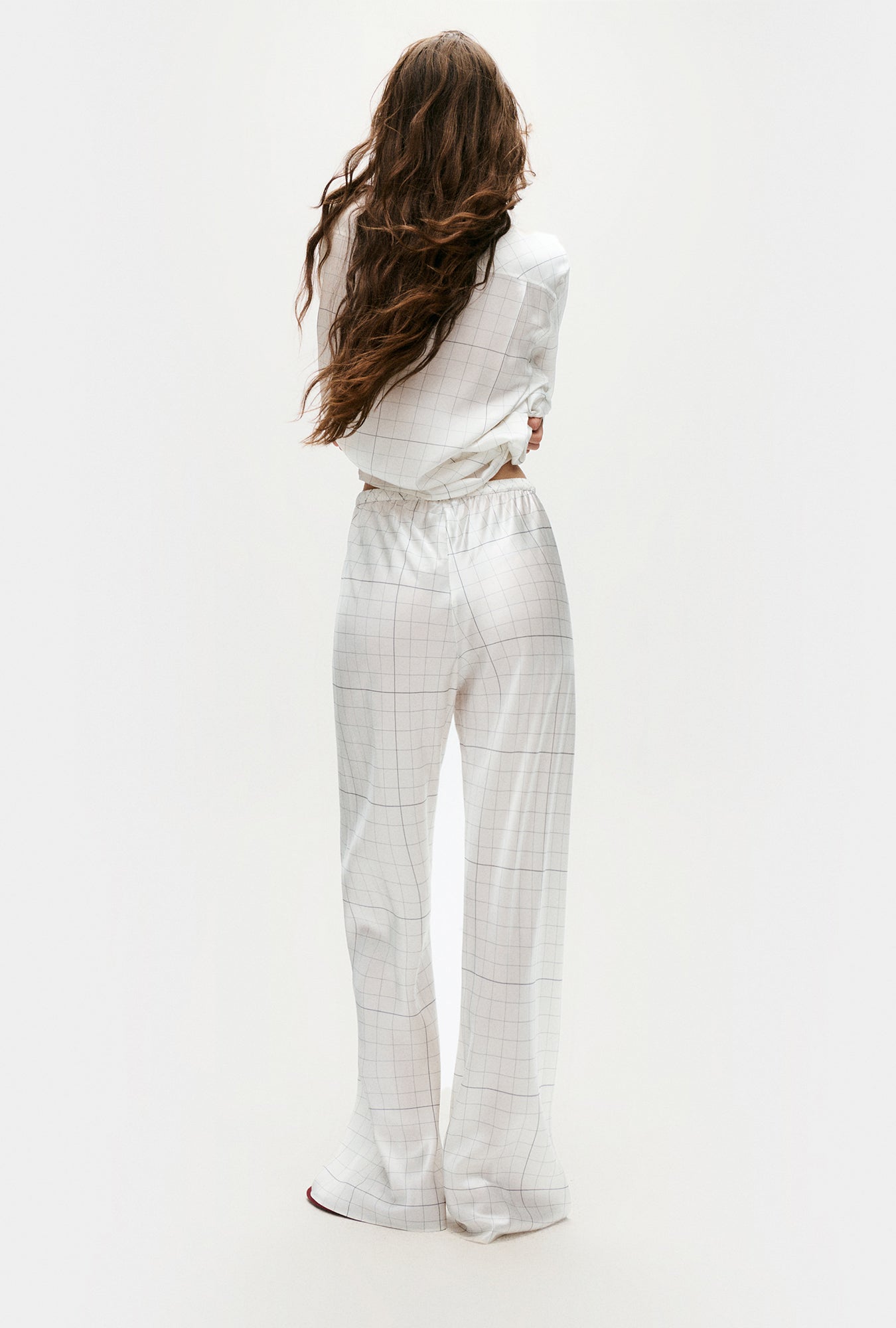 Grille de pantalons coupés en biais
