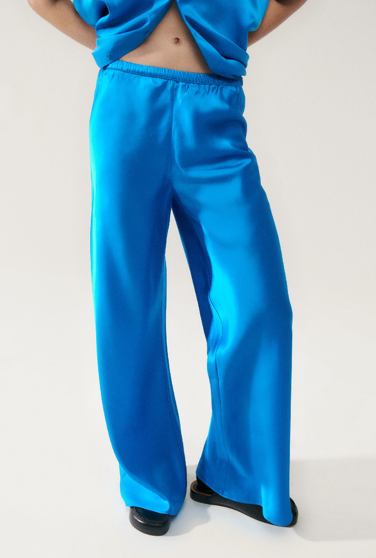 Pantalon coupe en biais bleu côtier