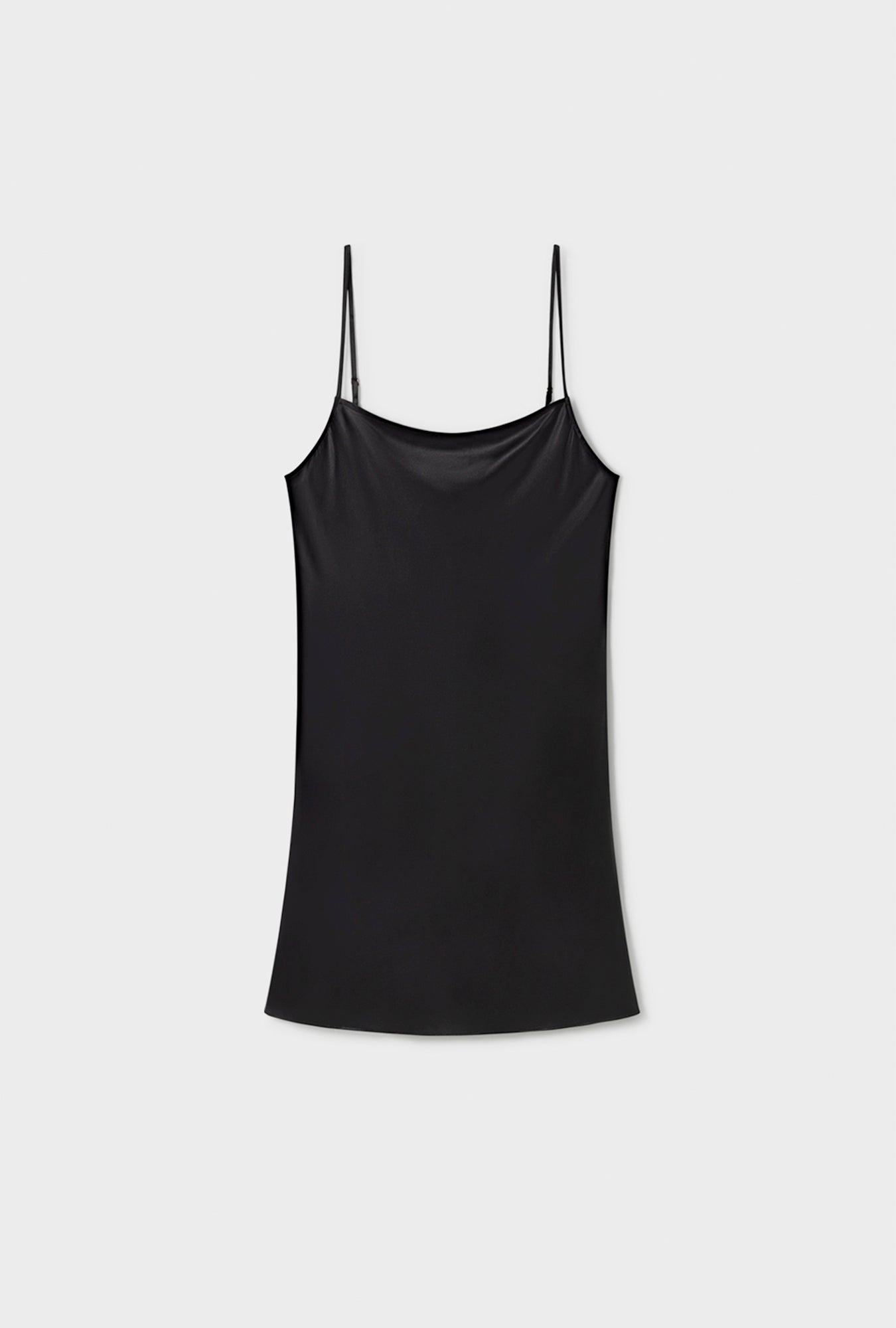 Robe noire à col droit