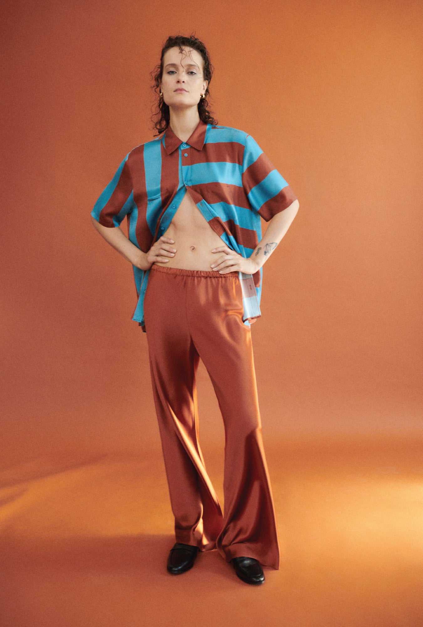Pantalon coupe en biais couleur terre d'ombre