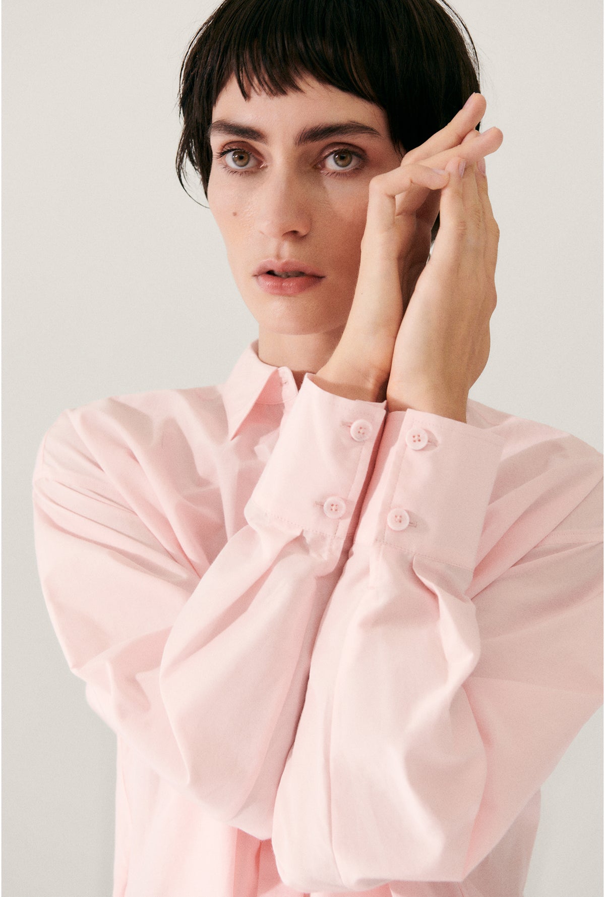 CHEMISE DE MATINÉE EN COTON ET SOIE HYDROGÈNE 