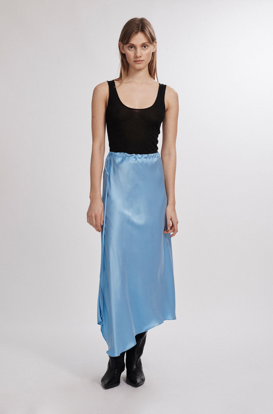 Jupe asymétrique bleu ciel