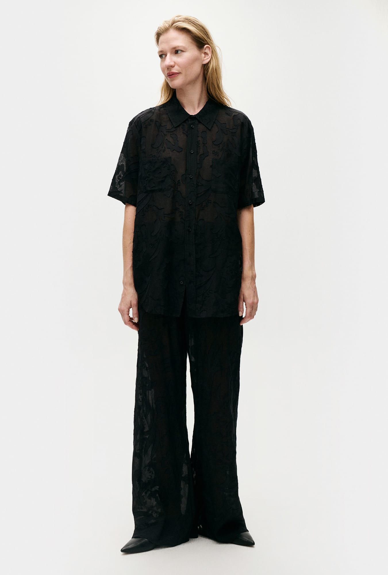 Chemise Boyfriend courte en soie à manches courtes Clip Tulipa noire