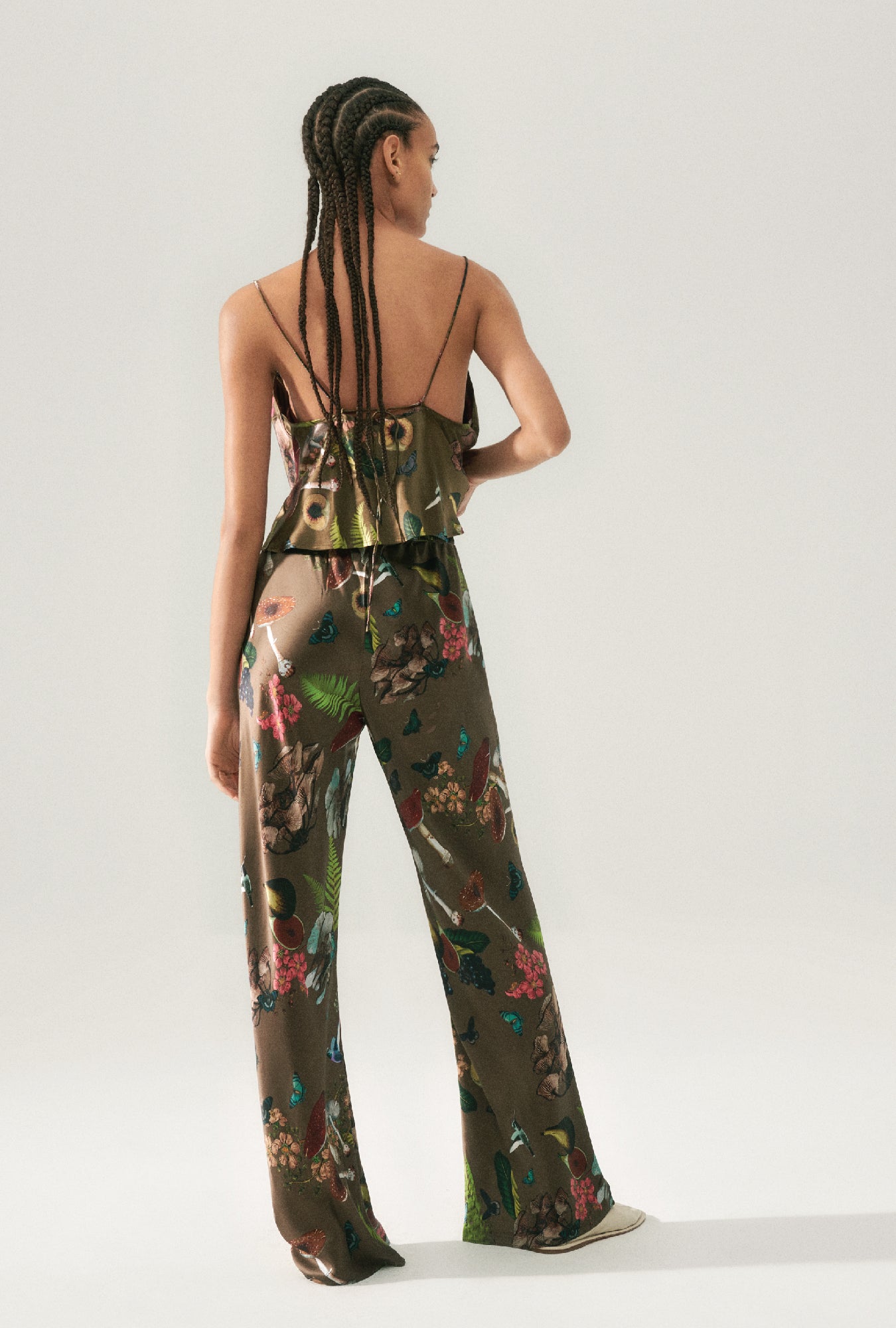 Pantalon coupé en biais Champignon Magique Terre Sombre